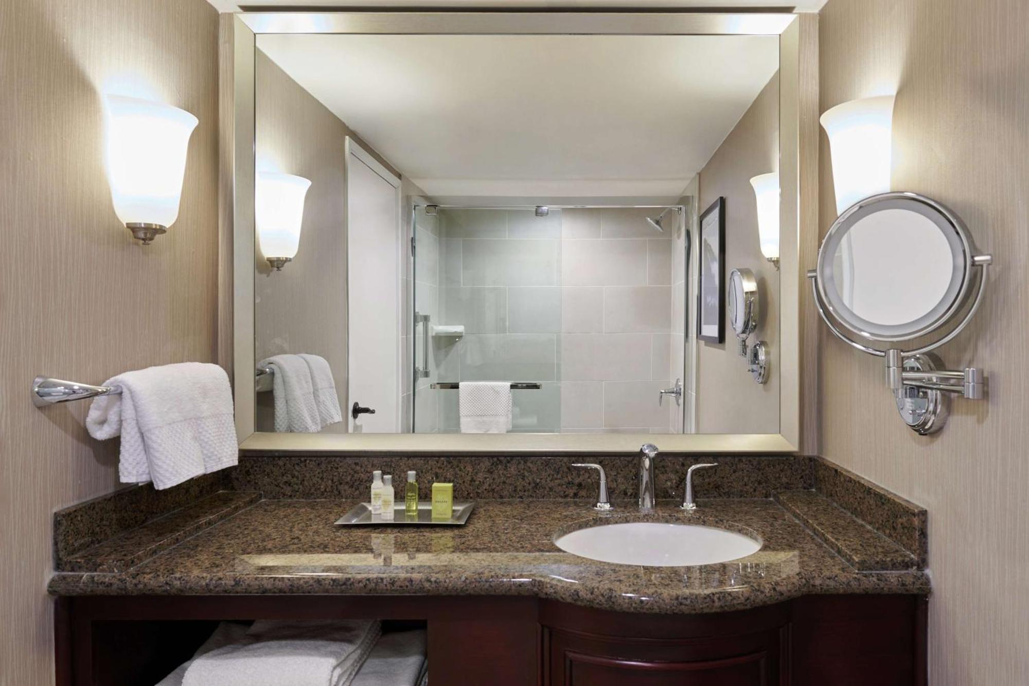 Doubletree By Hilton Hotel Salt Lake City Airport Eksteriør billede