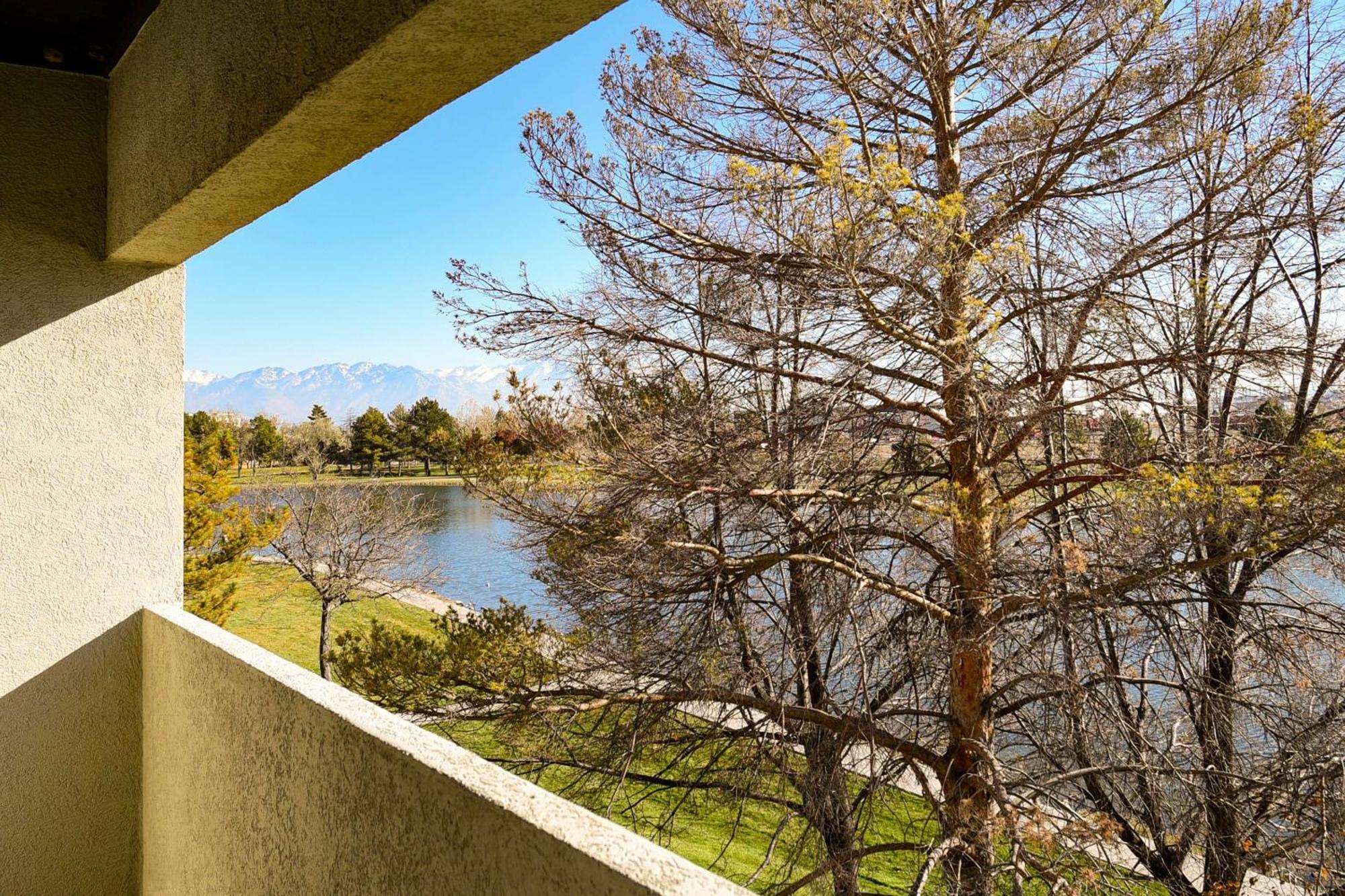 Doubletree By Hilton Hotel Salt Lake City Airport Eksteriør billede